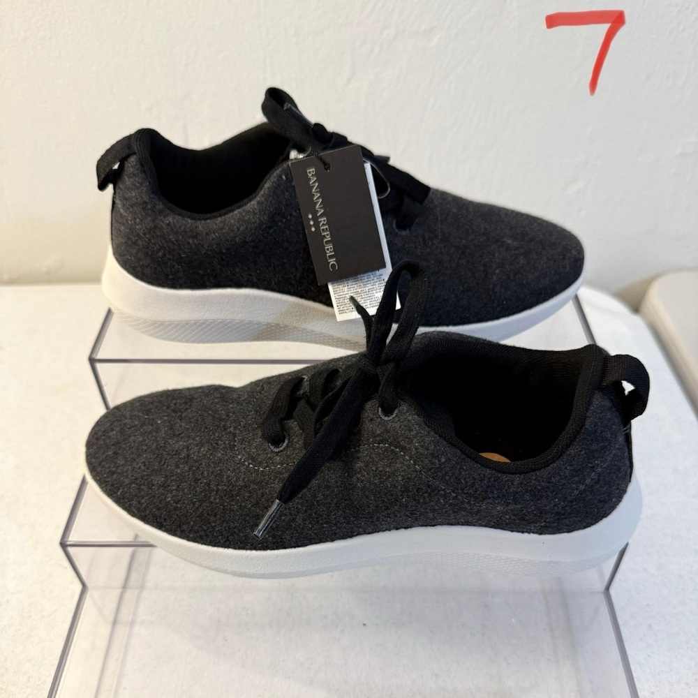 Banana Republic Women's Charcoal and Black Sneakers